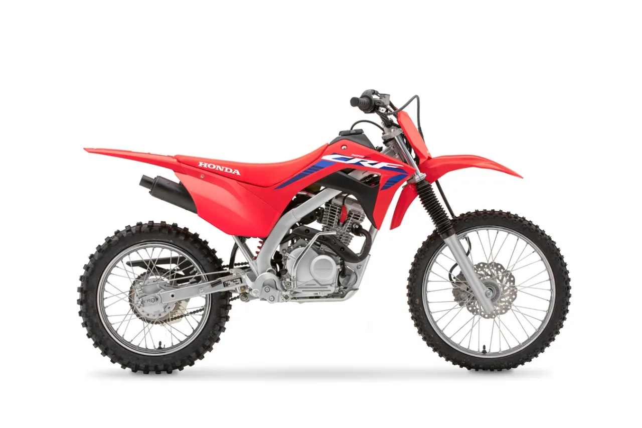 Zdjęcie Honda CRF 125 ile koni - moc, osiągi i zwrotność w terenie