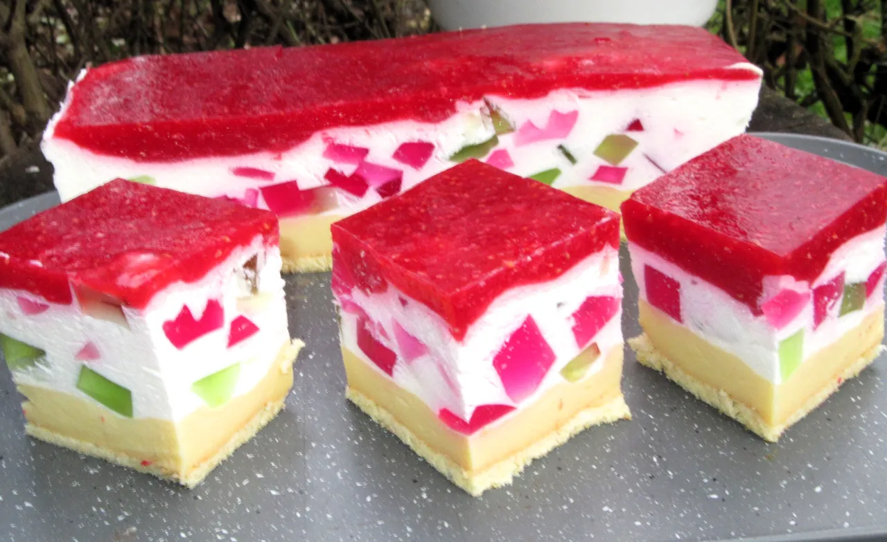 Zdjęcie Ptasie Mleczko z Galaretką: Prosty Przepis na Idealną Piankę