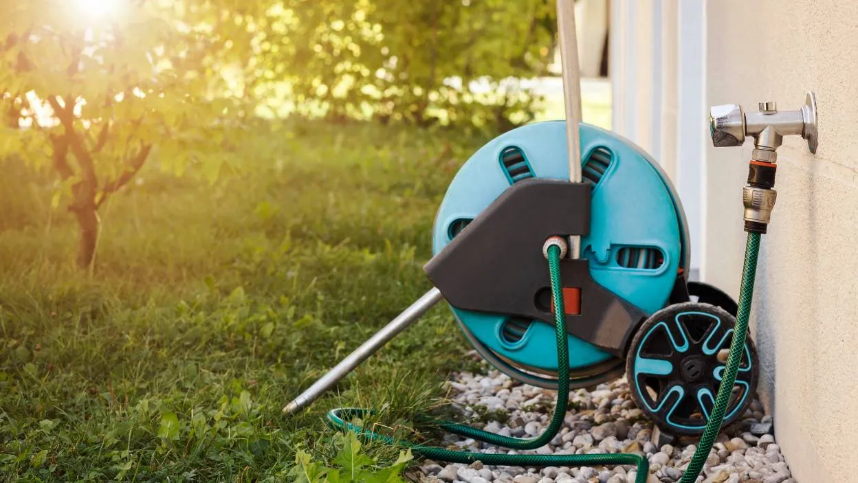 Zdjęcie Jak wybrać najlepszą osłonę na kran zewnętrzny? Poradnik