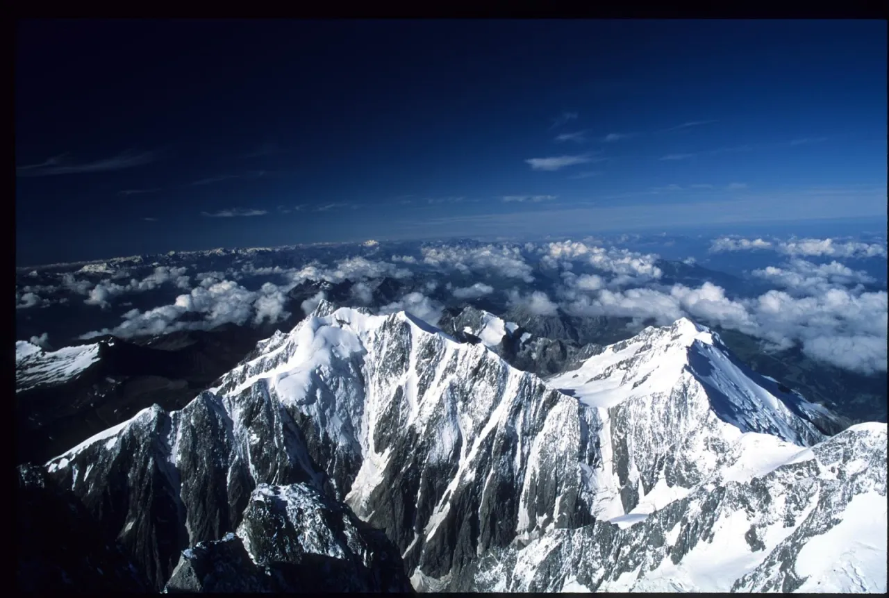 Zdjęcie Mont Blanc w jakim kraju? Odkryj granice i tajemnice szczytu
