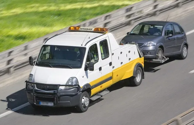 Zdjęcie Jak uniknąć opłaty za holowanie i zaoszczędzić na kosztach?