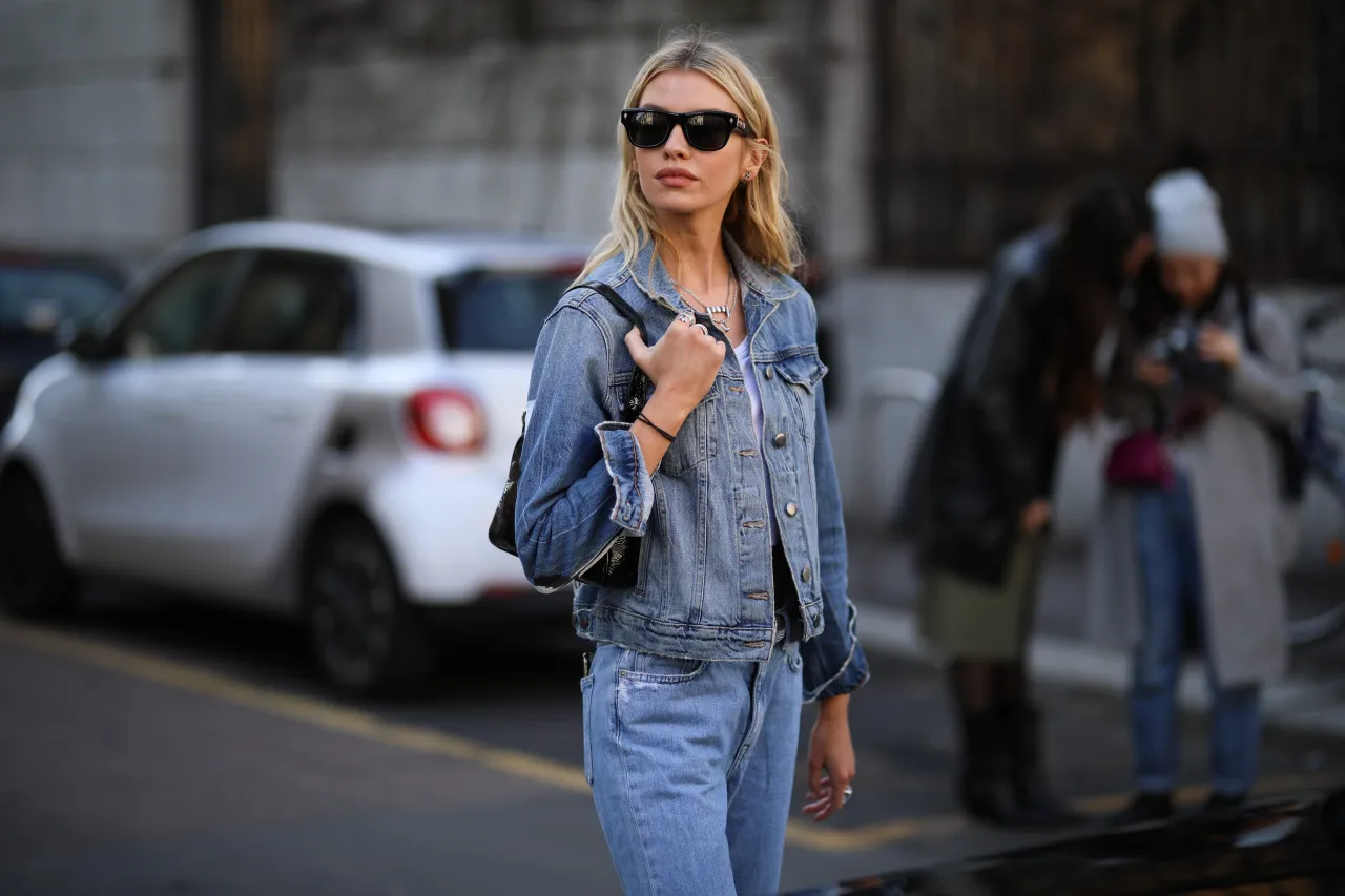 Zdjęcie Kurtka damska z denimu: typy, style i jak je nosić w modzie