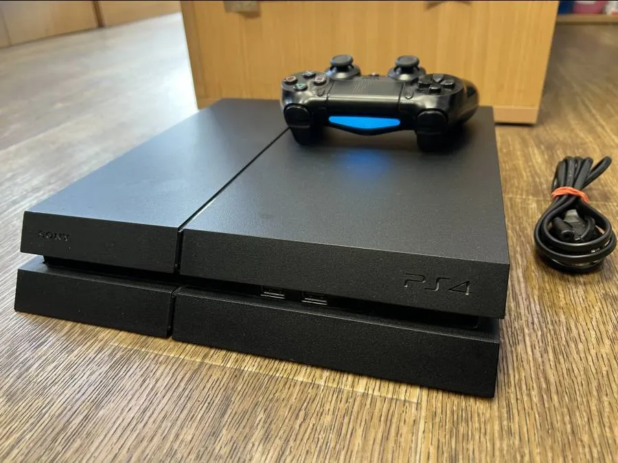Zdjęcie Ile dostanę za PS4 w lombardzie? Sprawdź aktualne ceny i porady
