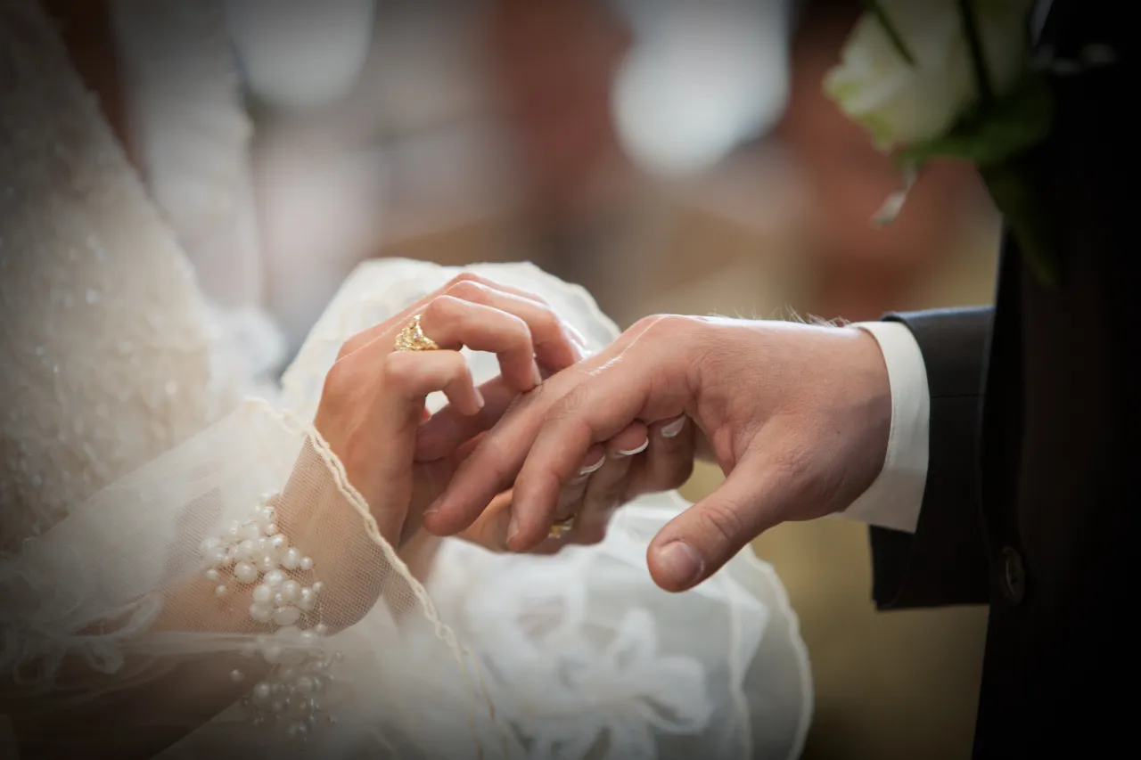 Zdjęcie Ile na prezent ślub? Odpowiednie kwoty i pomysły na upominki