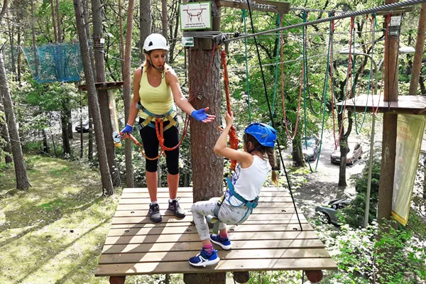 Zdjęcie Park linowy Piła - atrakcje, trasy i wymagania dla odwiedzających