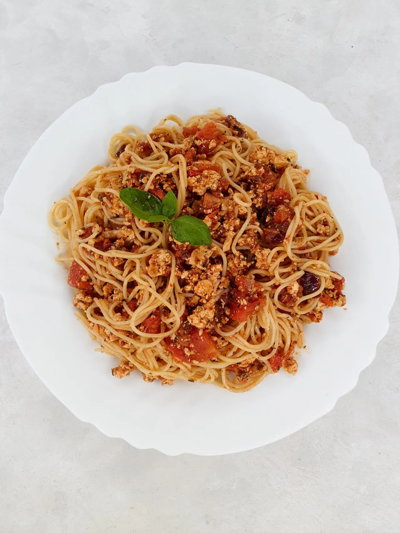 Zdjęcie Wegańskie spaghetti bolognese z tofu – pyszna alternatywa dla mięsa