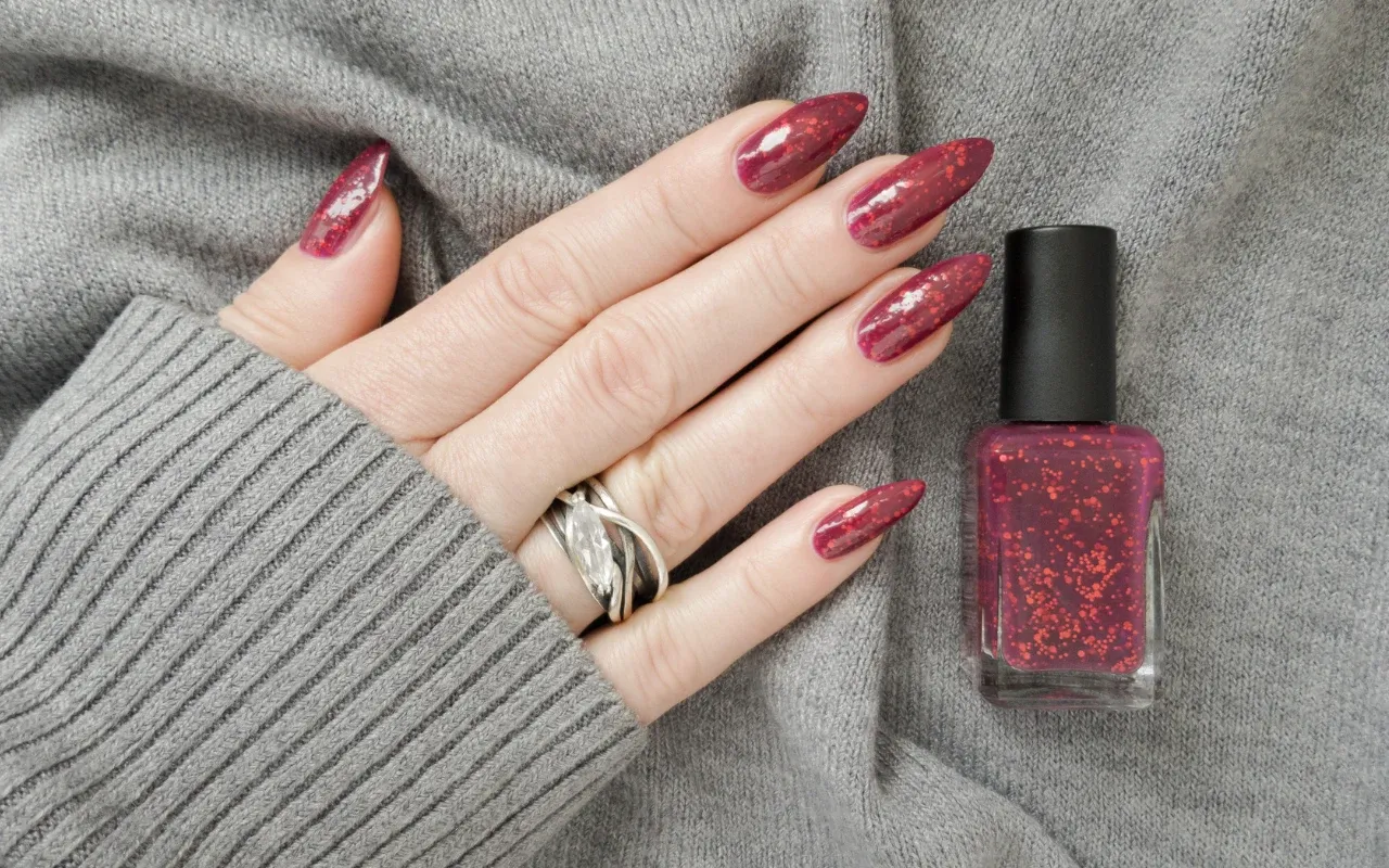 Zdjęcie Modne paznokcie 2026: Odkryj trendy od Quiet Luxury po futurystyczny blask