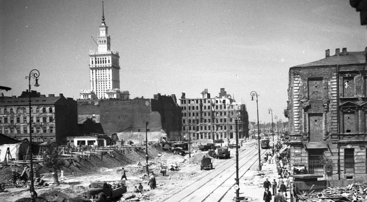 Zdjęcie Warszawa w 1950 roku: Jak wyglądało miasto? Niezwykła historia stolicy