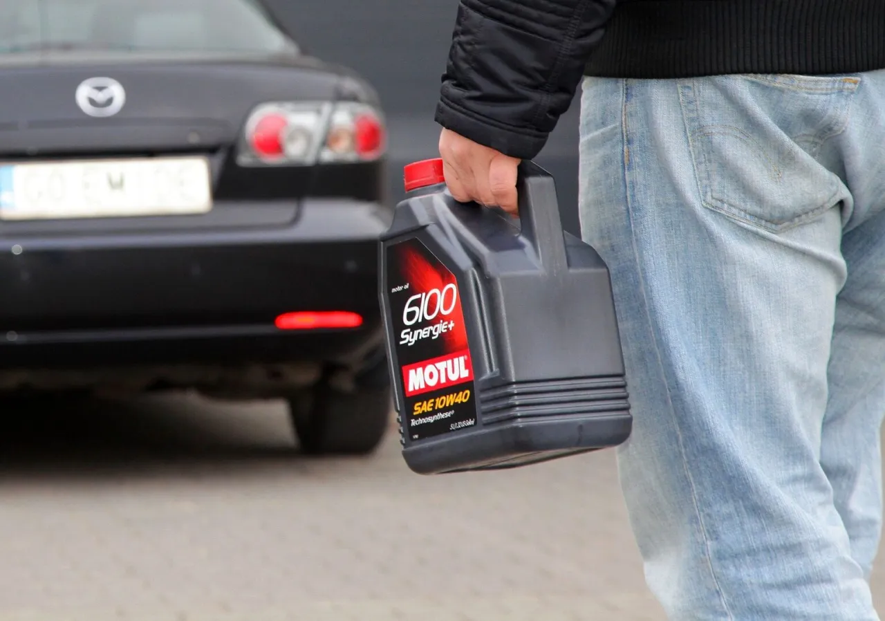 Zdjęcie Gdzie wyrzucić zużyty olej spożywczy? 5 skutecznych metod