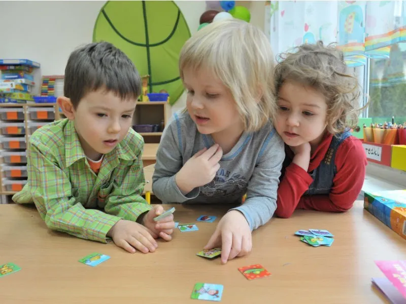 Zdjęcie Na ile godzin 3 latek do przedszkola? Sprawdź, co jest najlepsze