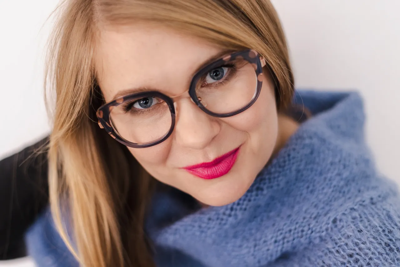 Zdjęcie Modne okulary damskie 2023: trendy, które musisz znać, by wyglądać stylowo