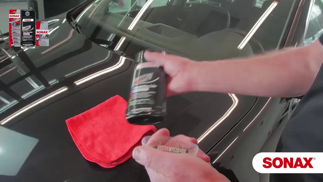 Zdjęcie Czym woskować czarne auto, aby uzyskać idealny połysk i ochronę?