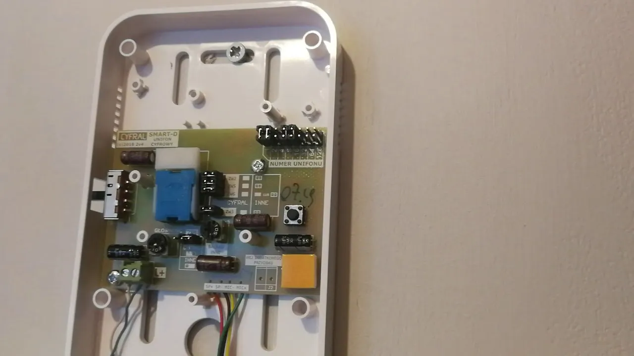 Zdjęcie Jak podłączyć domofon Cyfral Smart 5P - uniknij typowych błędów instalacji