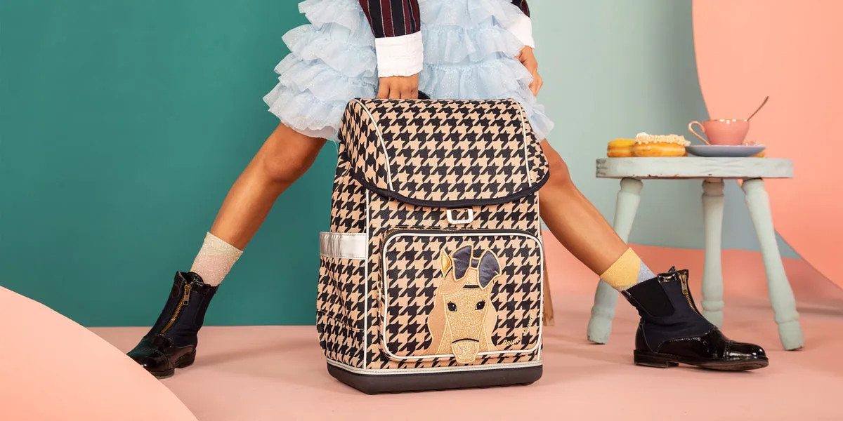 Zdjęcie Kleider für die Schule: Stilvolle und bequeme Outfits für Mädchen