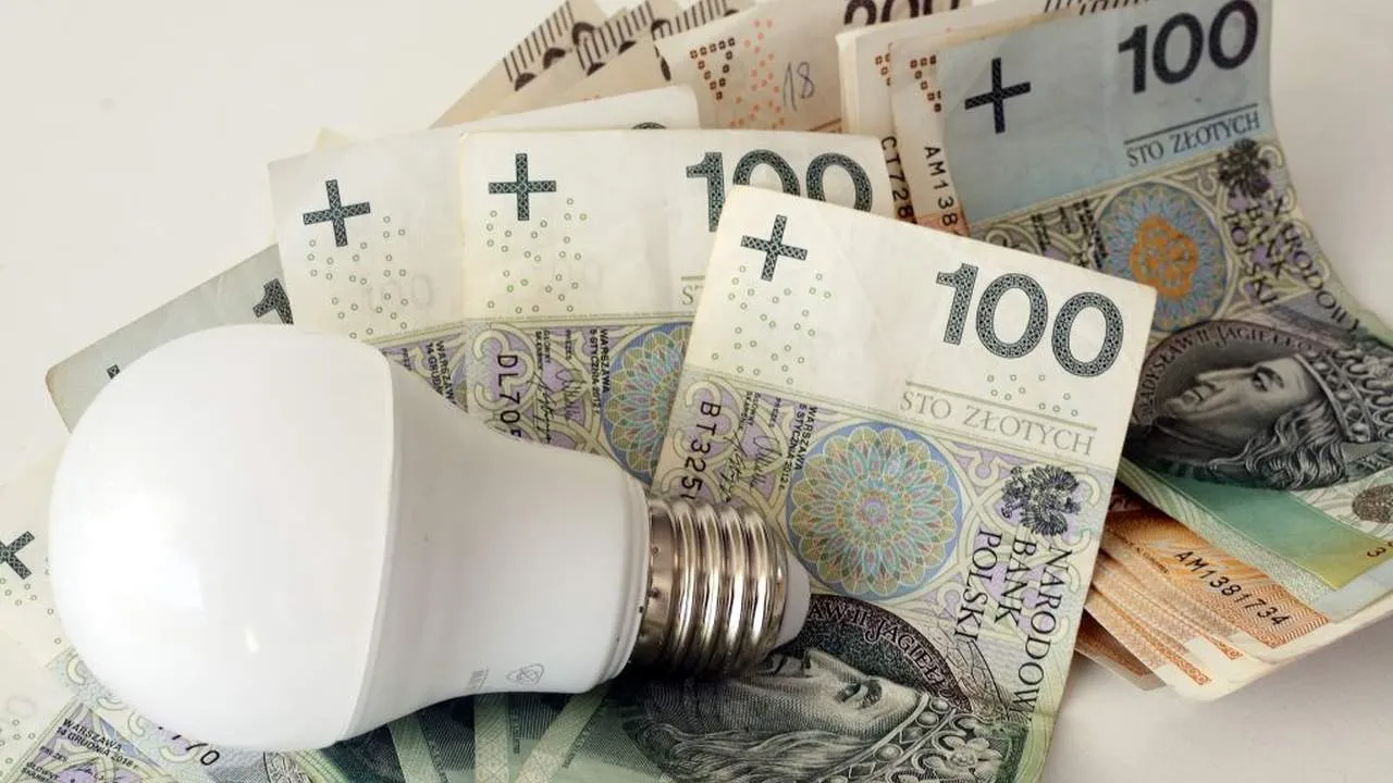 Zdjęcie Gdzie w PIT-37 wpisać dotacje Mój Prąd, aby uniknąć błędów?