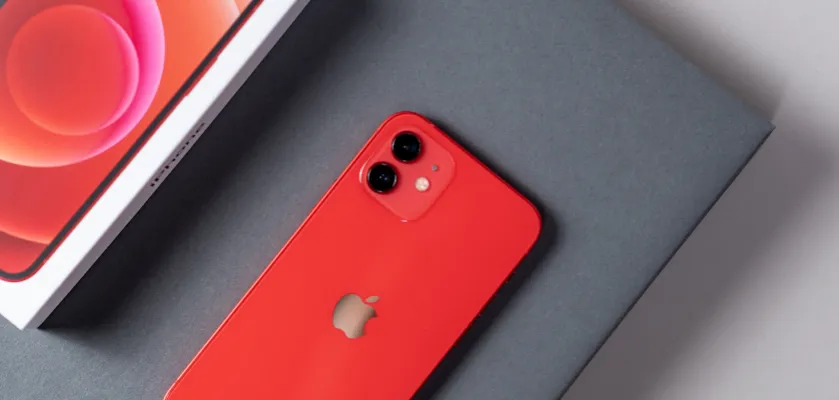 Zdjęcie Czy iPhone 12 ma dual SIM? Poznaj zalety i praktyczne zastosowania