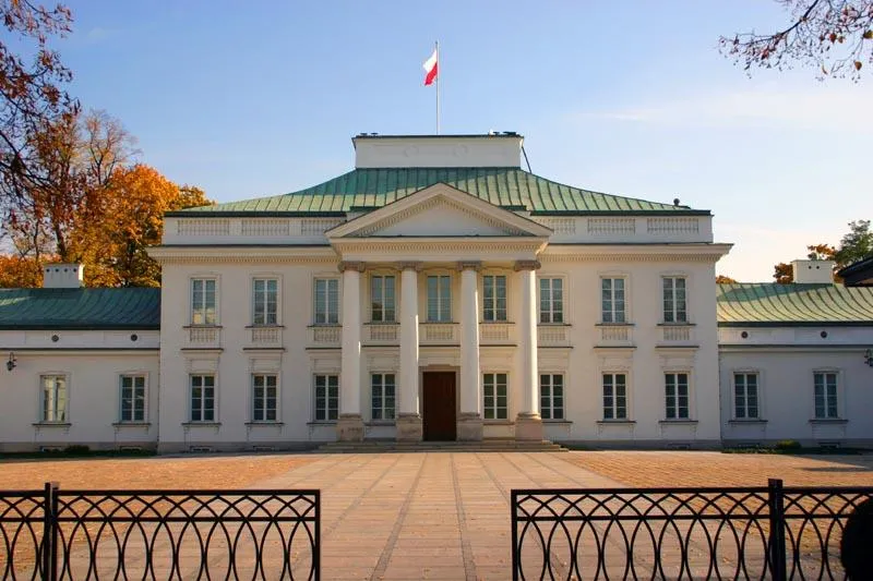 Zdjęcie Cechy klasycyzmu: Kluczowe elementy nurtu w sztuce i kulturze