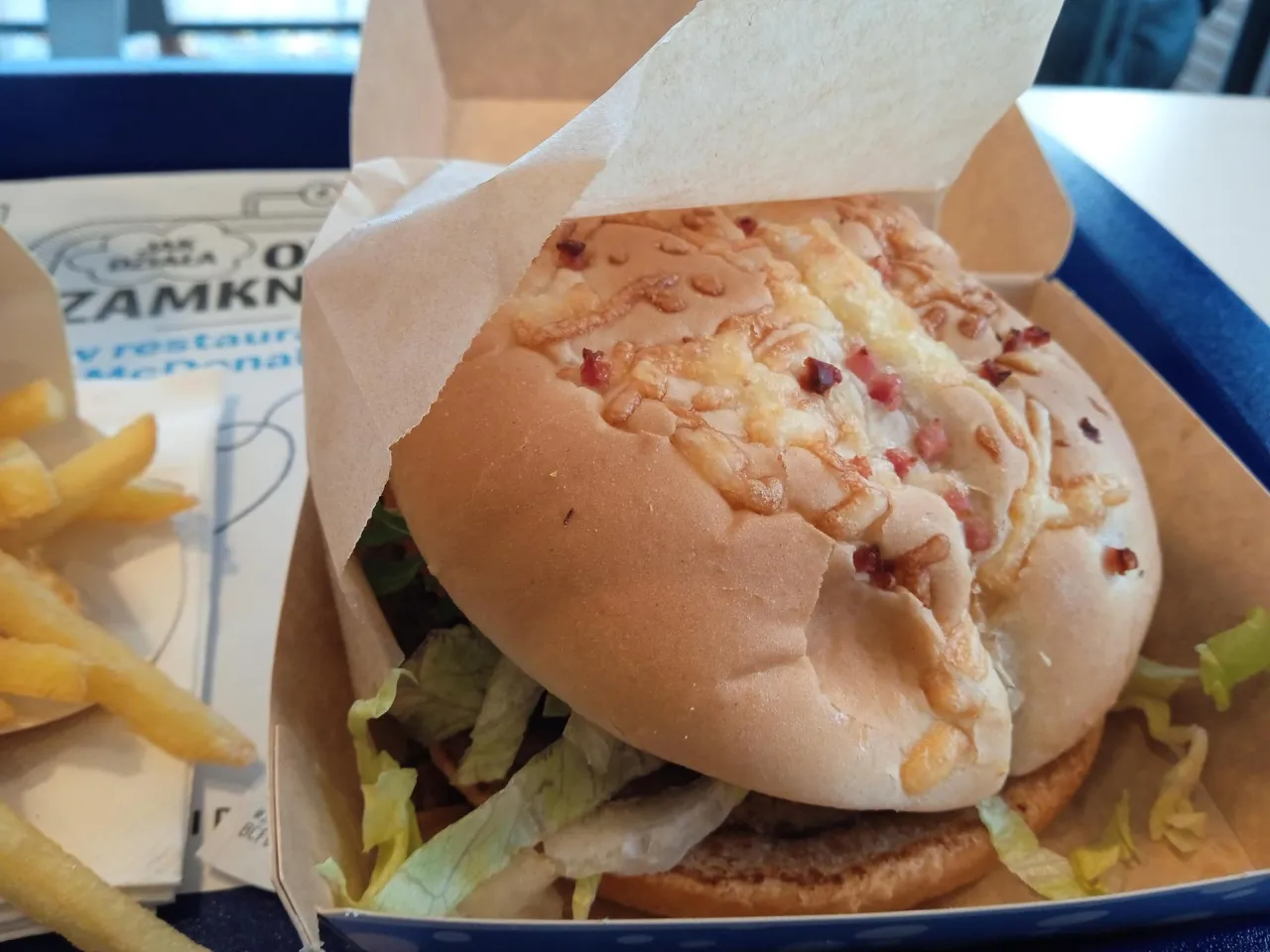 Zdjęcie Ile kalorii ma drwal z żurawiną - prawdziwe wartości odżywcze McDonald's