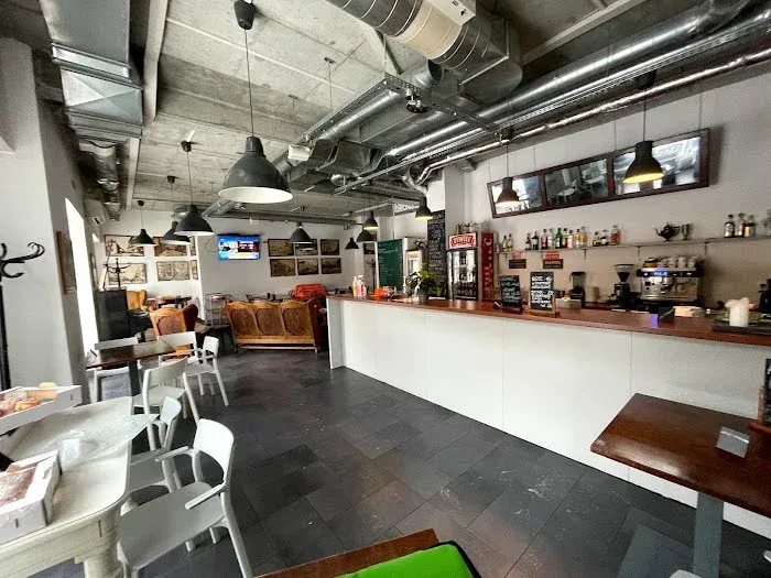 Zdjęcie Gdzie zjeść na Żoliborzu? Odkryj najlepsze restauracje w tej dzielnicy