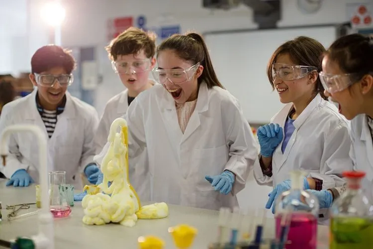 Zdjęcie Jakie kierunki po biol chemie? Odkryj najlepsze możliwości edukacyjne