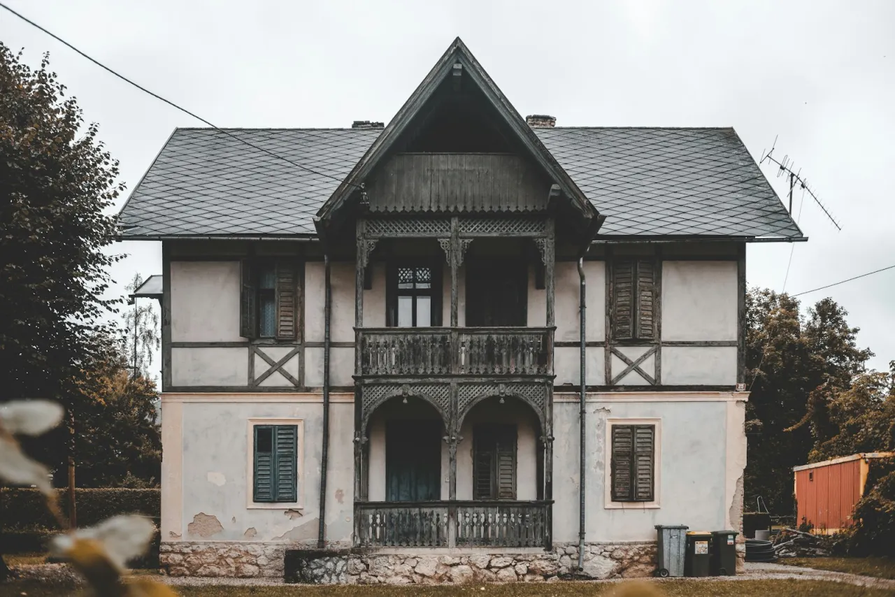 Zdjęcie Jak tanią modernizacją zmienić stary dom w nowoczesne i funkcjonalne mieszkanie