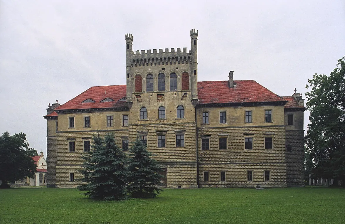 Zdjęcie Pałac Mirów w Książu Wielkim: Historia i tajemnice renesansowej perły