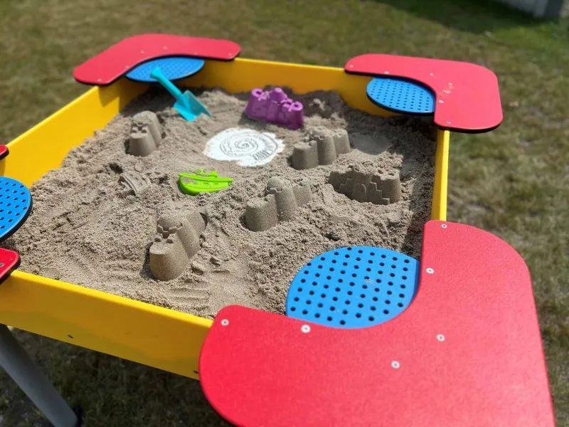 Zdjęcie Co możemy znaleźć na placu zabaw? Odkryj atrakcje dla dzieci