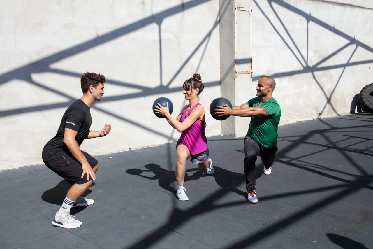 Zdjęcie Ile zarabia właściciel klubu fitness? Poznaj prawdę o dochodach.