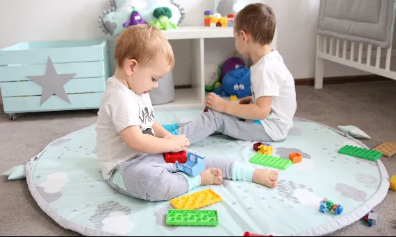 Zdjęcie Kiedy mata edukacyjna? Kluczowe informacje dla rodziców niemowląt