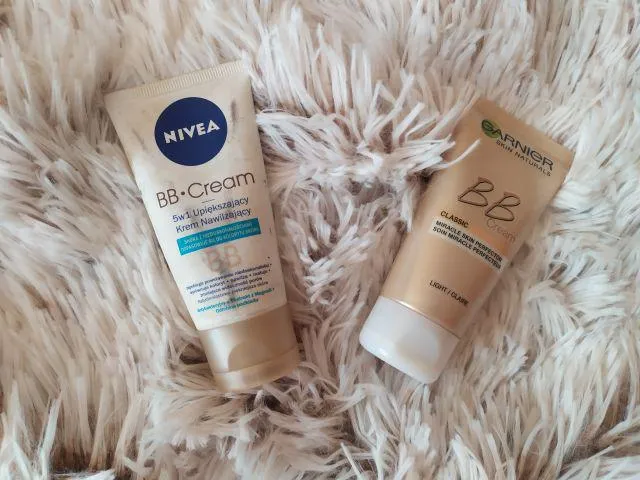 Zdjęcie Krem BB Garnier czy Nivea – który produkt lepiej nawilża i kryje?