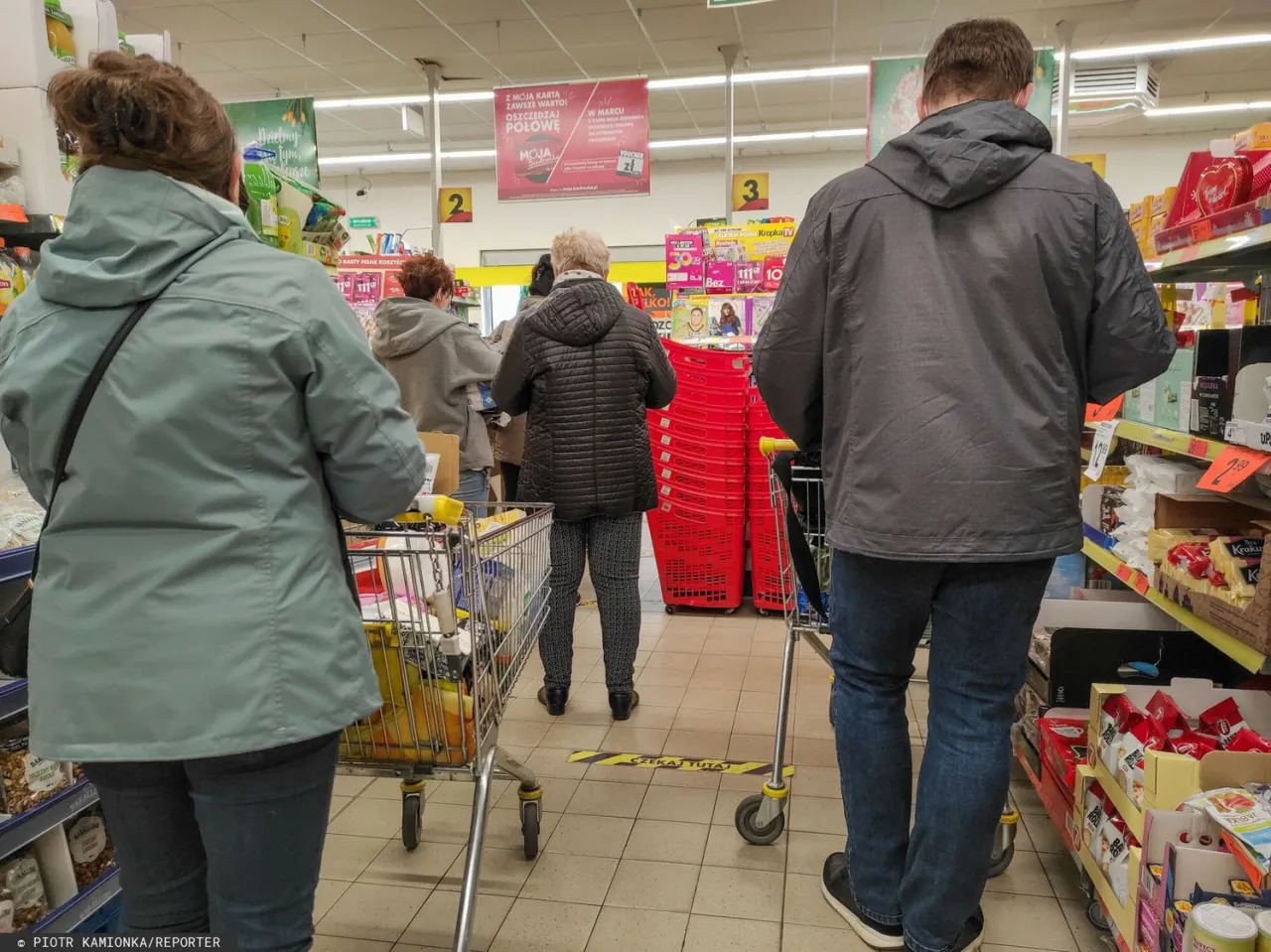 Zdjęcie Biedronka 12 12 jakie piwa – poznaj najlepsze marki w promocji