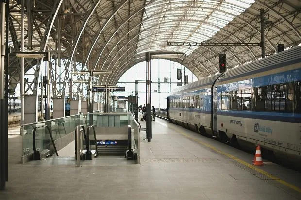 Zdjęcie Jak szybko i tanio dojechać na lotnisko w Gdańsku? Sprawdź najlepsze opcje transportu