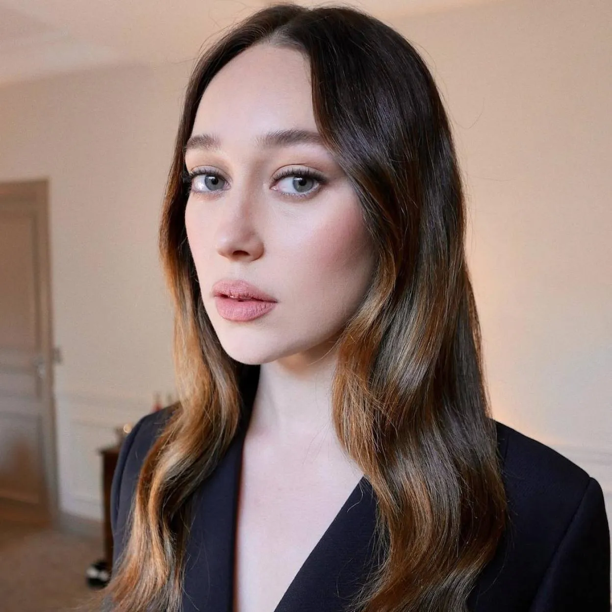 Zdjęcie Maquillaje ojos grises: resalta tu belleza con los mejores colores
