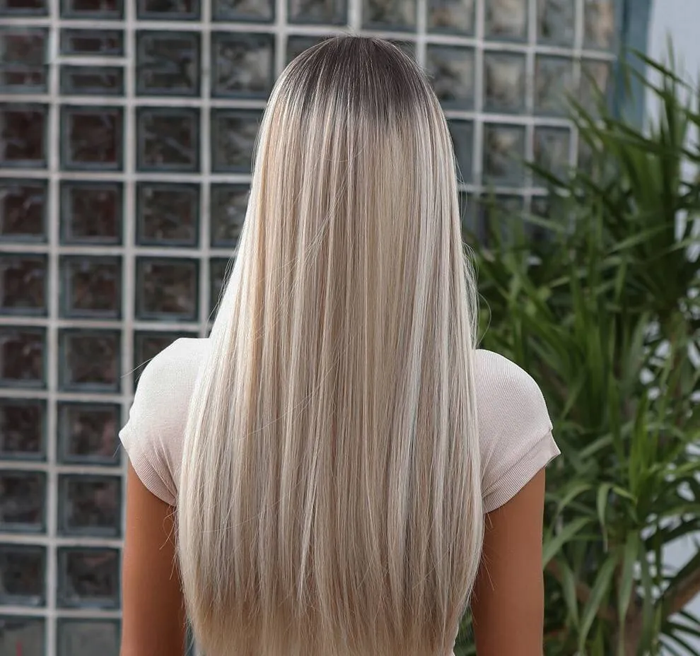 Zdjęcie Jak prawidłowo pielęgnować bardzo długie blond włosy: skuteczne porady