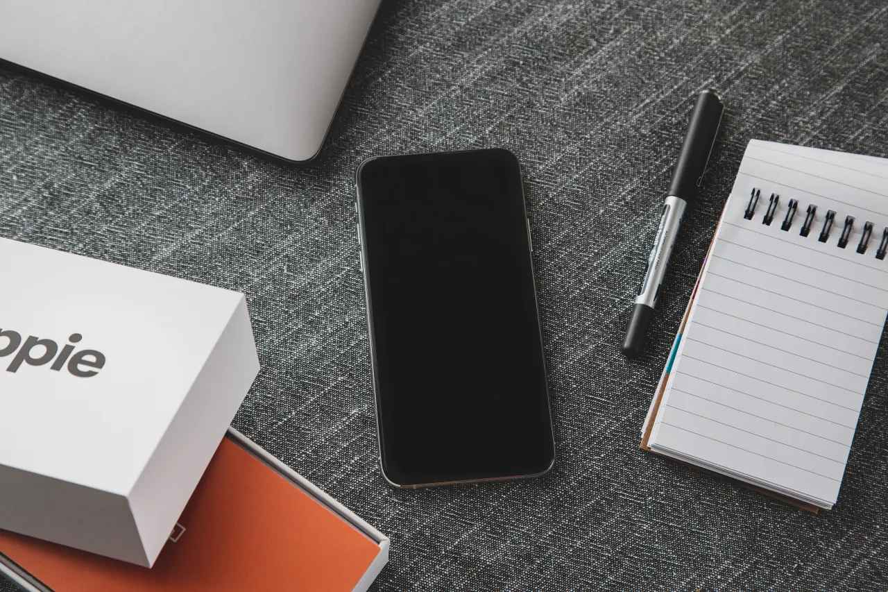 Zdjęcie Jak otworzyć kartę SIM w iPhone i uniknąć problemów z wymianą