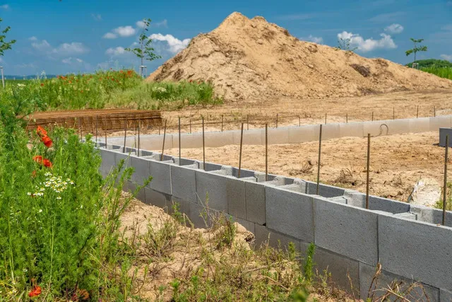 Zdjęcie Cement na zewnątrz: Sprawdź, który wybrać, by uniknąć kosztownych błędów