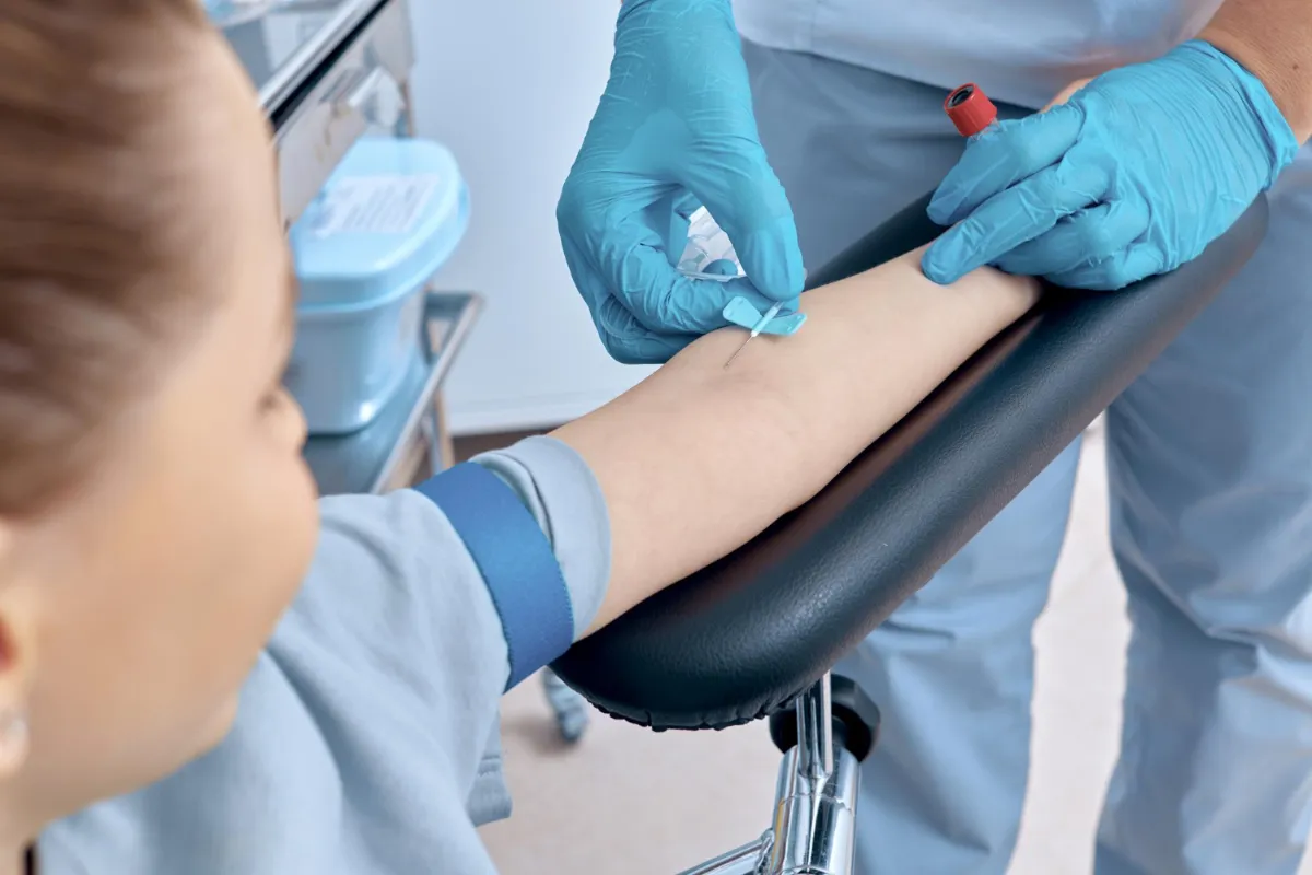 Zdjęcie Jak często powinno się robić badanie krwi u dziecka dla zdrowia?