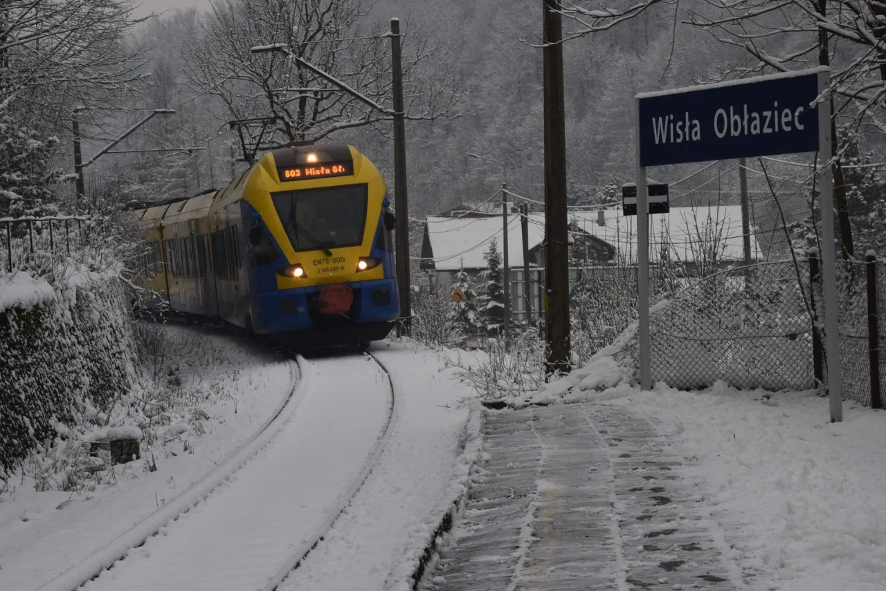 Zdjęcie Jak dojechać do Ustronia pociągiem? Sprawdź najlepsze połączenia!