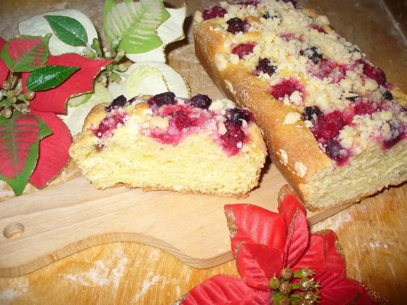 Zdjęcie Prosty przepis na pyszne ciasto drożdżowe z jeżynami – krok po kroku