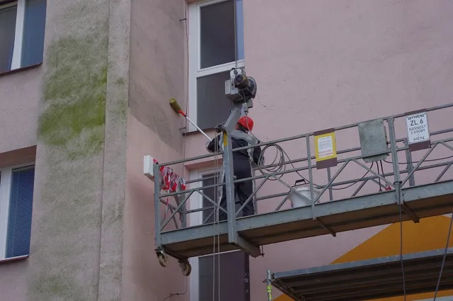 Zdjęcie Czy gruntować elewację przed malowaniem? Oto kluczowe korzyści