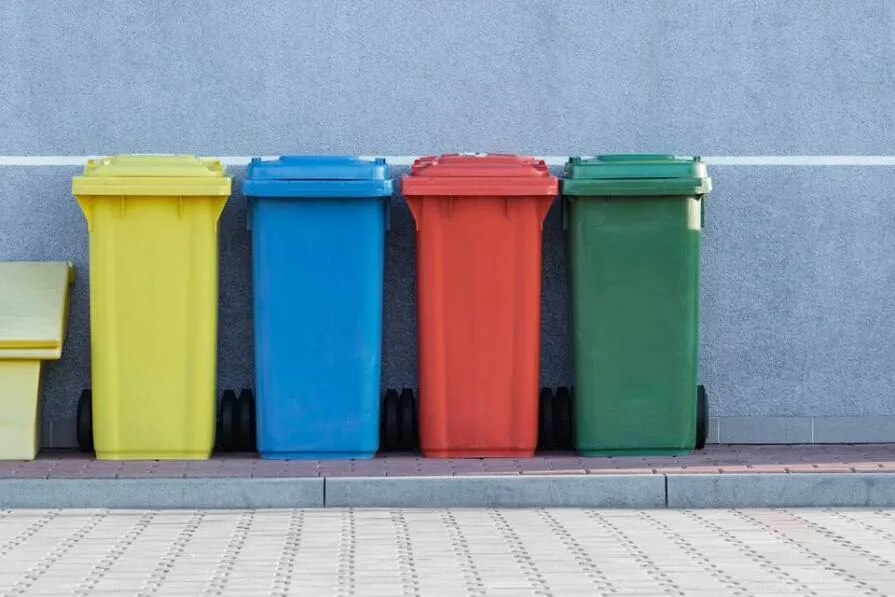 Zdjęcie Gdzie wyrzucić wiadro plastikowe, aby uniknąć problemów z recyklingiem