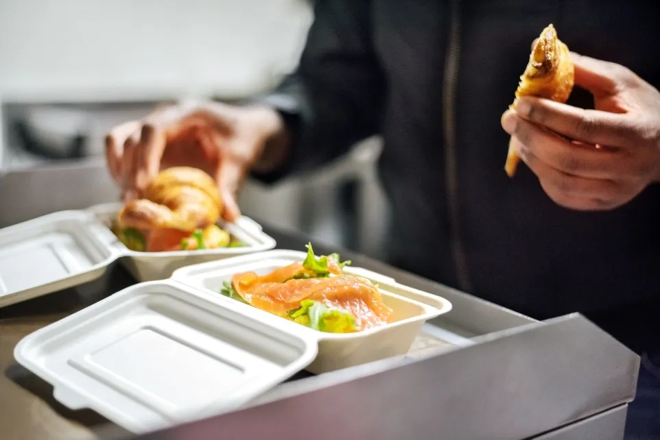 Zdjęcie Catering co to? Poznaj tajniki usług cateringowych na imprezy