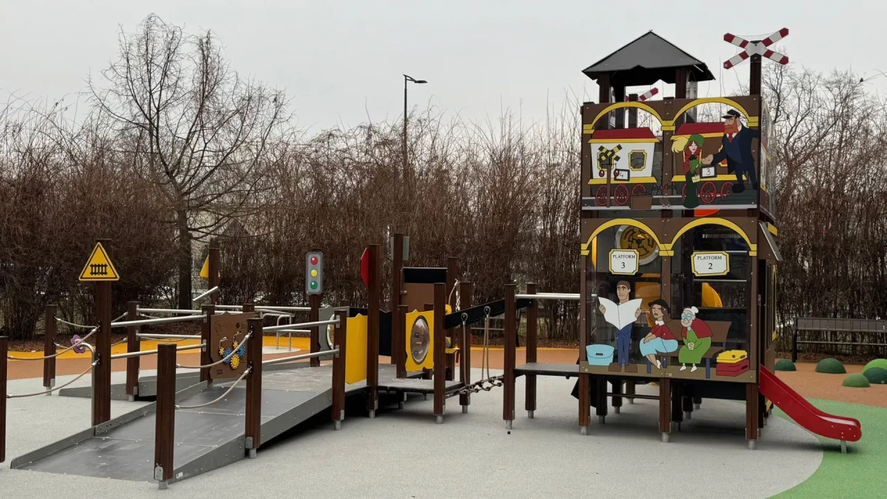 Zdjęcie Czy można już na plac zabaw? Status nowego placu zabaw w Warszawie