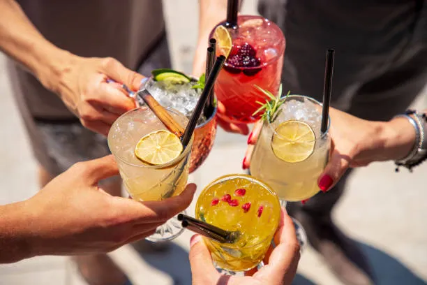 Zdjęcie Proste drinki z cytrynówki, które zachwycą Twoich gości