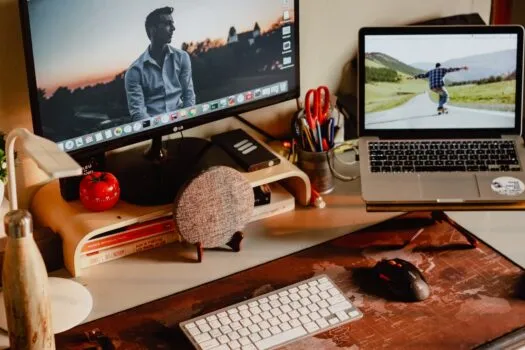Zdjęcie Czy da się użyć laptopa jako monitor i cieszyć się lepszym obrazem?