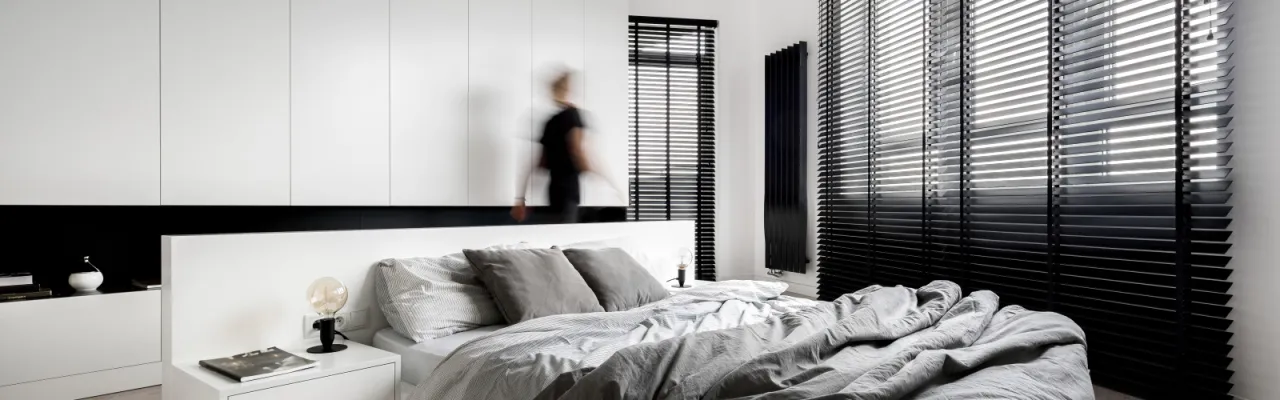 Zdjęcie Jak udekorować okno w sypialni - 10 inspirujących pomysłów na stylowe aranżacje