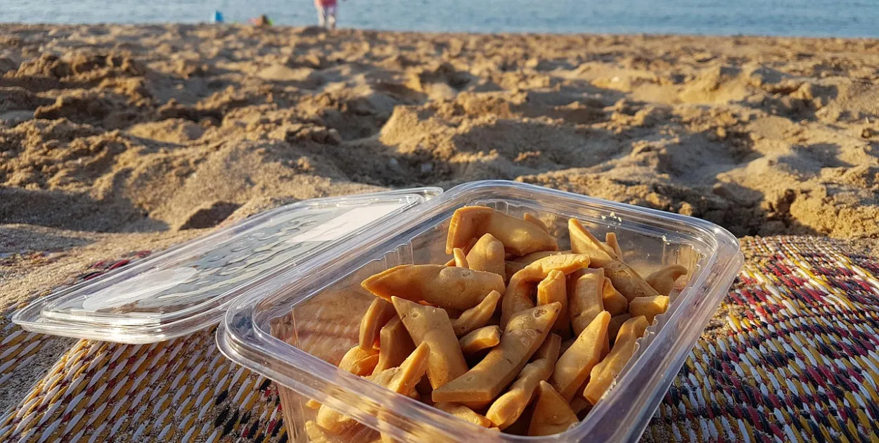 Zdjęcie Jakie przekąski na plażę, które zachwycą i orzeźwią w upalne dni