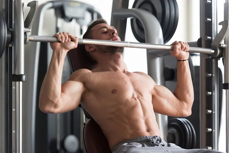 Zdjęcie Ile razy w tygodniu ćwiczyć barki, aby uniknąć przetrenowania?