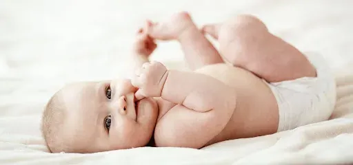 Zdjęcie Kiedy do fizjoterapeuty z niemowlakiem? Kluczowe objawy i zalecenia