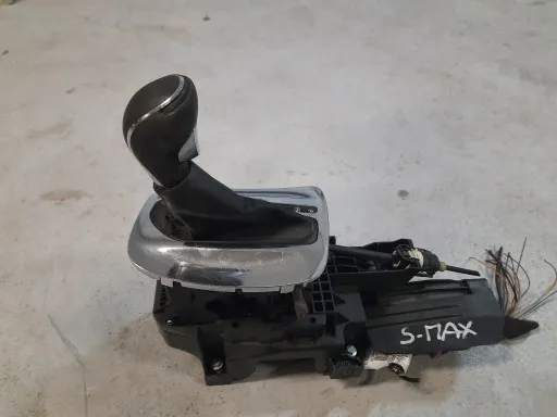 Zdjęcie Gdzie jest lewarek w Fordzie S-Max? Sprawdź, jak go znaleźć i uniknąć problemów!